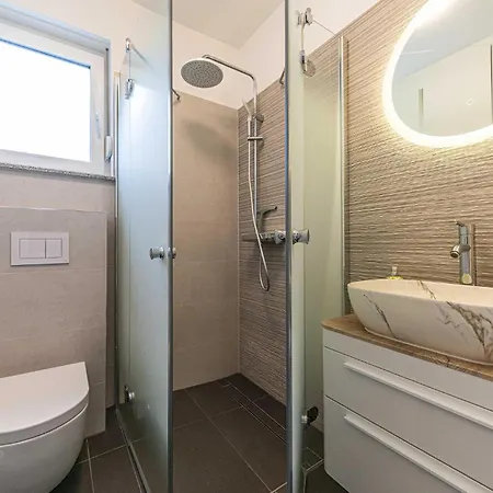 Apartment Amazing In Kastel Novi With Wifi