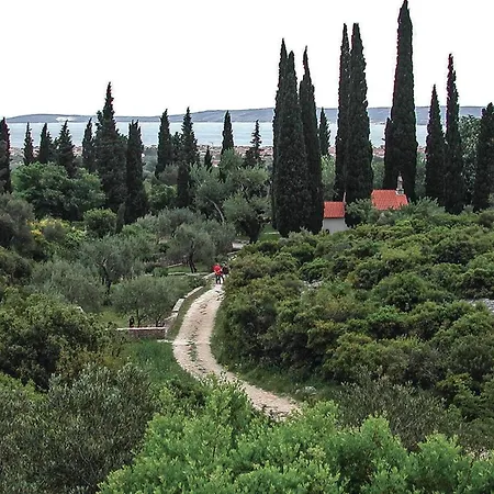 Apartment Amazing In Kastel Novi With Wifi Kastela