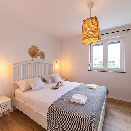 Apartment Amazing In Kastel Novi With Wifi *